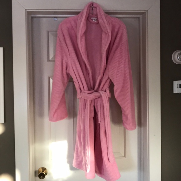 Capelli of New York Other - Ladies plush robe by Capelli of New York